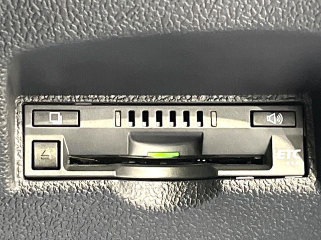 TOYOTA PRIUS 2019 Image 31