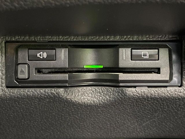 TOYOTA PRIUS 2017 Image 31