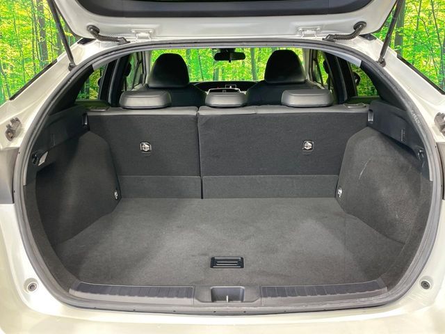 TOYOTA PRIUS 2017 Image 31