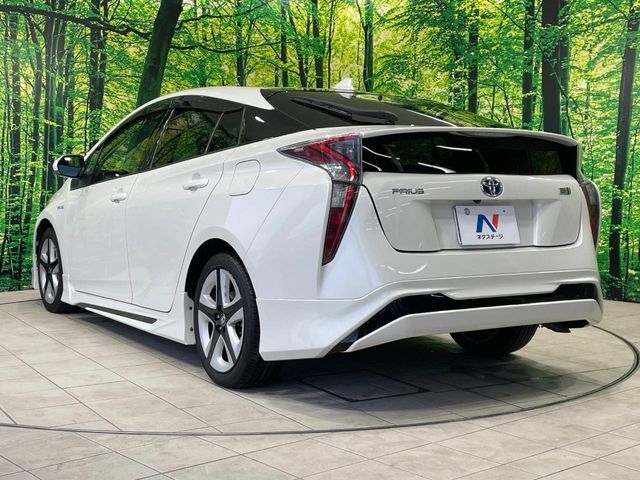 TOYOTA PRIUS 2017 Image 31