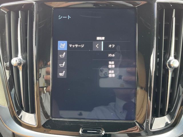 VOLVO V60 2019 Image 31