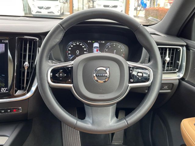 VOLVO V60 2019 Image 31