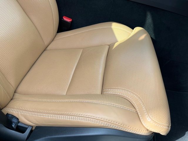 VOLVO V60 2019 Image 31