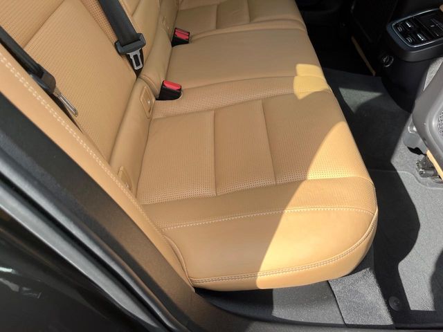 VOLVO V60 2019 Image 31