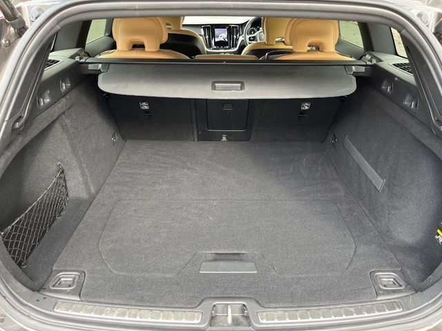 VOLVO V60 2019 Image 31