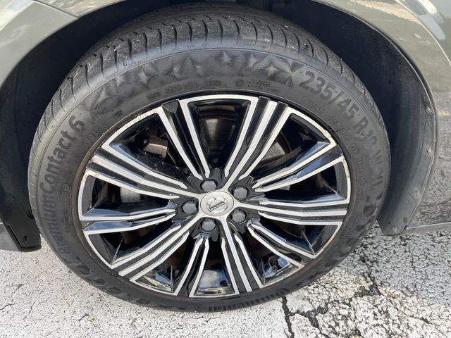 VOLVO V60 2019 Image 31