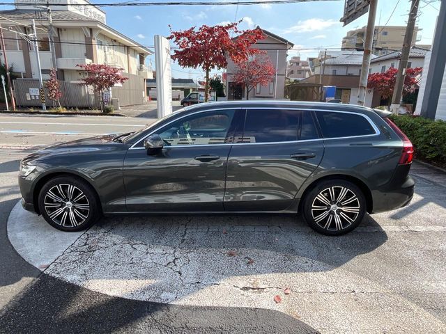 VOLVO V60 2019 Image 31