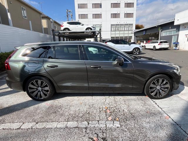 VOLVO V60 2019 Image 31