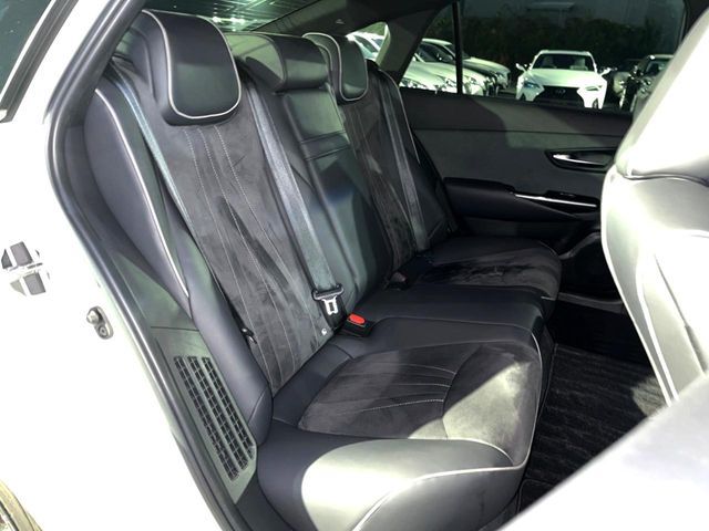 TOYOTA CROWN SEDAN HYBRID 2018 Image 31