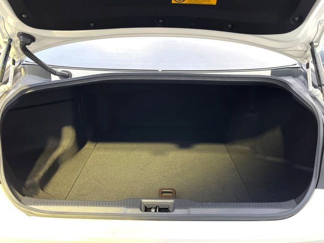 TOYOTA CROWN SEDAN HYBRID 2018 Image 31