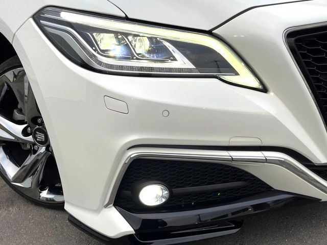 TOYOTA CROWN SEDAN HYBRID 2018 Image 31