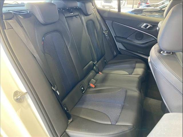 BMW 1SERIES 2021 Image 31