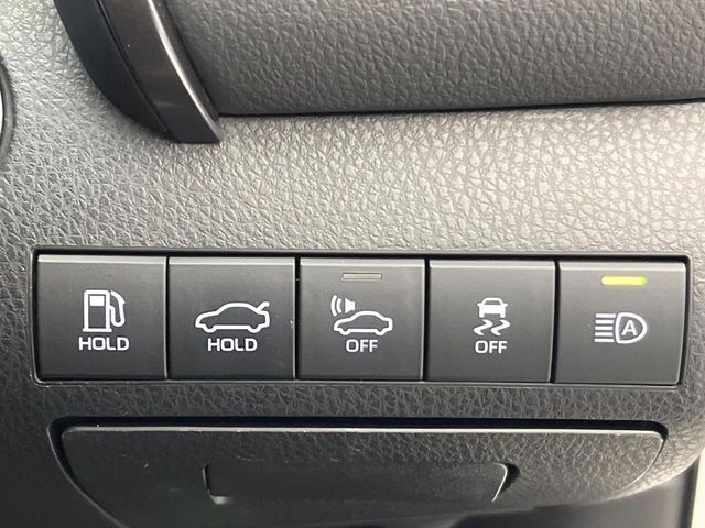 TOYOTA CAMRY HYBRID 2019 Image 31