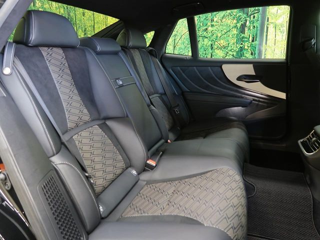 TOYOTA LEXUS LS500H 2018 Image 31