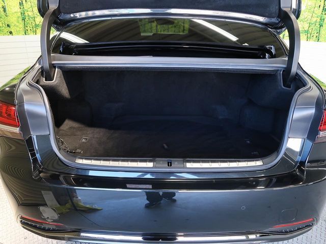 TOYOTA LEXUS LS500H 2018 Image 31