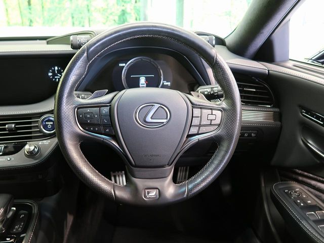 TOYOTA LEXUS LS500H 2018 Image 31