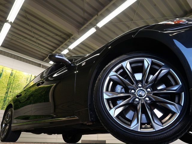 TOYOTA LEXUS LS500H 2018 Image 31