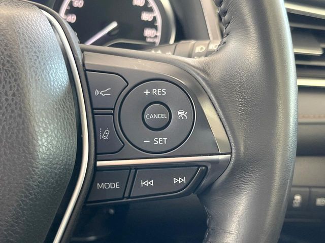 TOYOTA CAMRY HYBRID 2017 Image 31