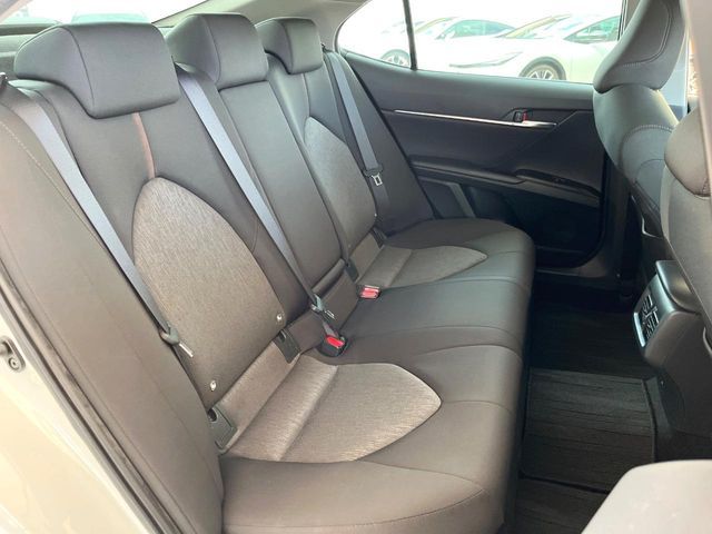 TOYOTA CAMRY HYBRID 2017 Image 31