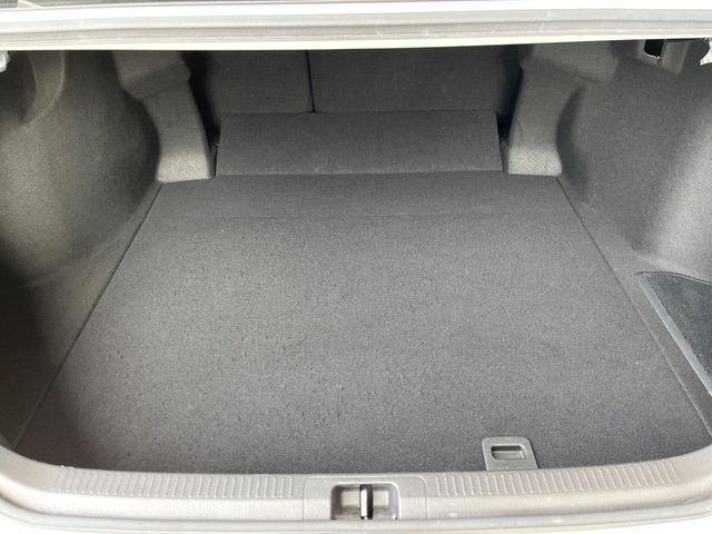 TOYOTA CAMRY HYBRID 2017 Image 31