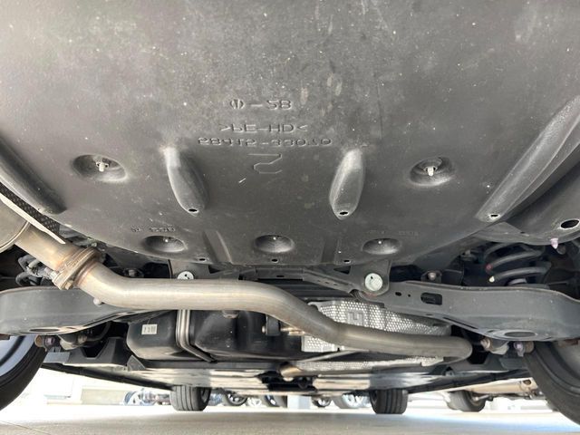 TOYOTA CAMRY HYBRID 2017 Image 31