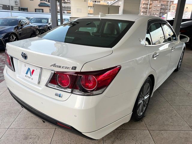 TOYOTA CROWN SEDAN HYBRID 2017 Image 31