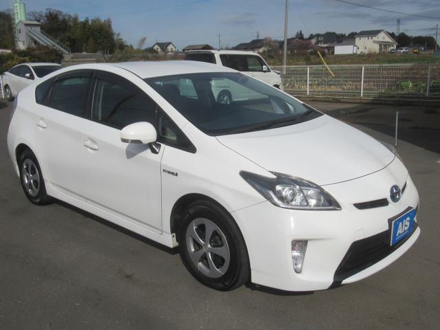 TOYOTA PRIUS 2014 Image 31