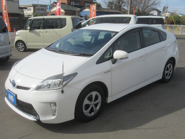 TOYOTA PRIUS 2014 Image 31