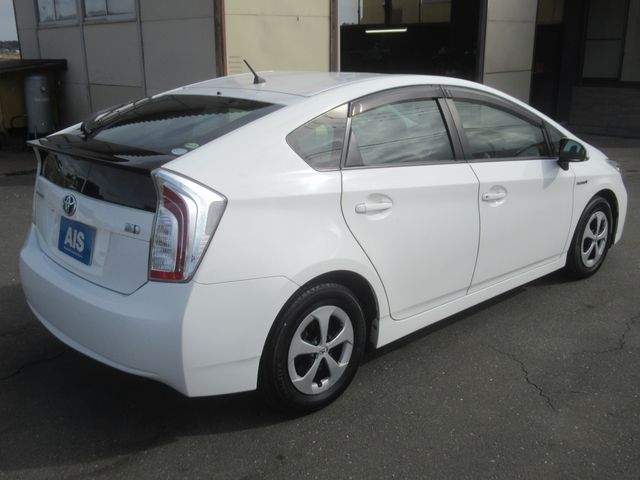 TOYOTA PRIUS 2014 Image 31