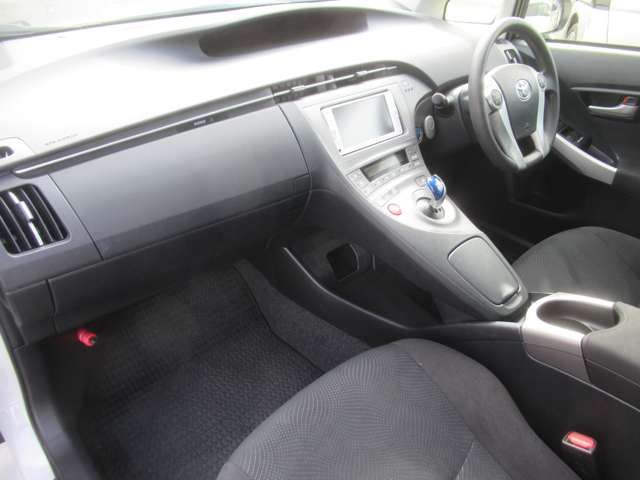 TOYOTA PRIUS 2014 Image 31
