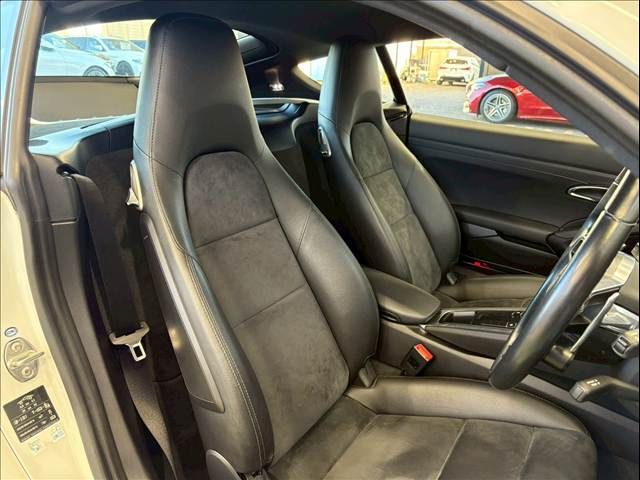 PORSCHE 718CAYMAN 2018 Image 31