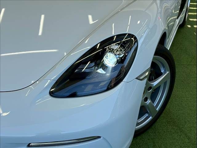 PORSCHE 718CAYMAN 2018 Image 31