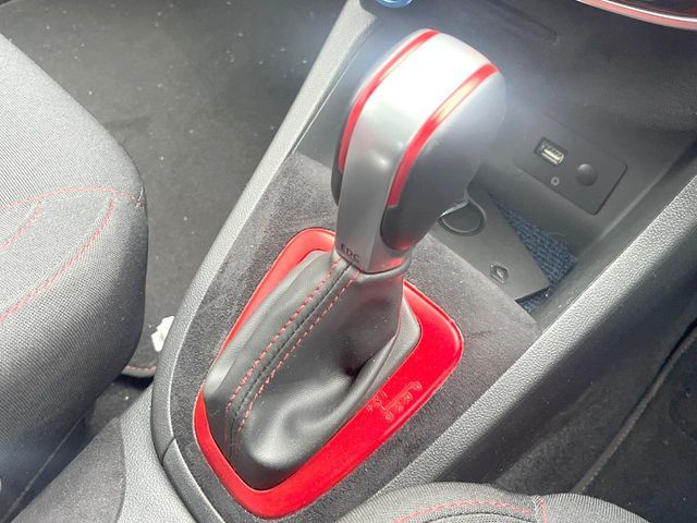 RENAULT LUTECIA 2018 Image 31