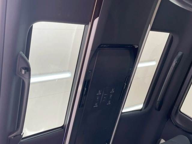 TOYOTA ALPHARD HYBRID 2023 Image 31