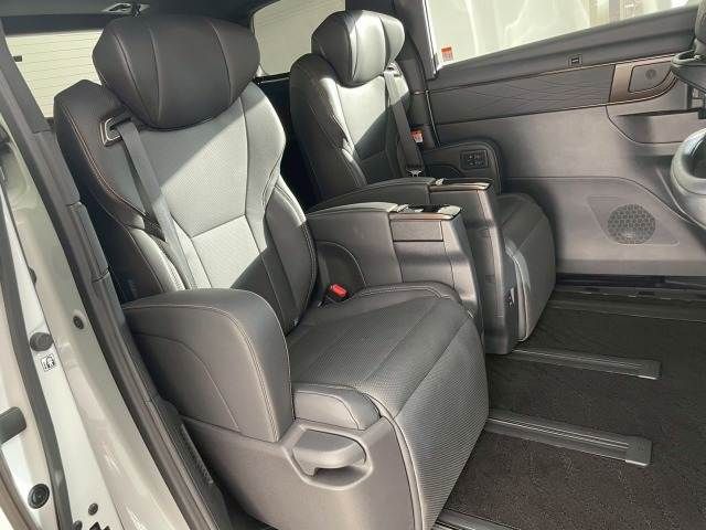 TOYOTA ALPHARD HYBRID 2023 Image 31