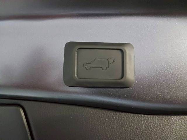 TOYOTA RAV4 HYBRID 4WD 2019 Image 31