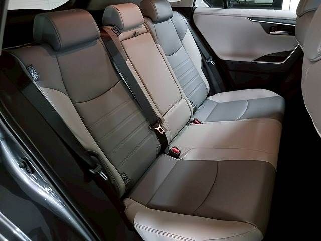 TOYOTA RAV4 HYBRID 4WD 2019 Image 31