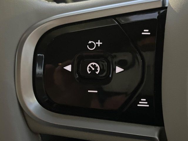 VOLVO V60 2022 Image 31