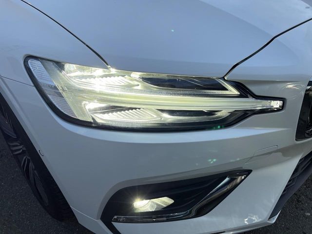 VOLVO V60 2022 Image 31