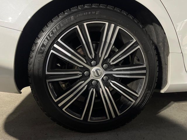 VOLVO V60 2022 Image 31