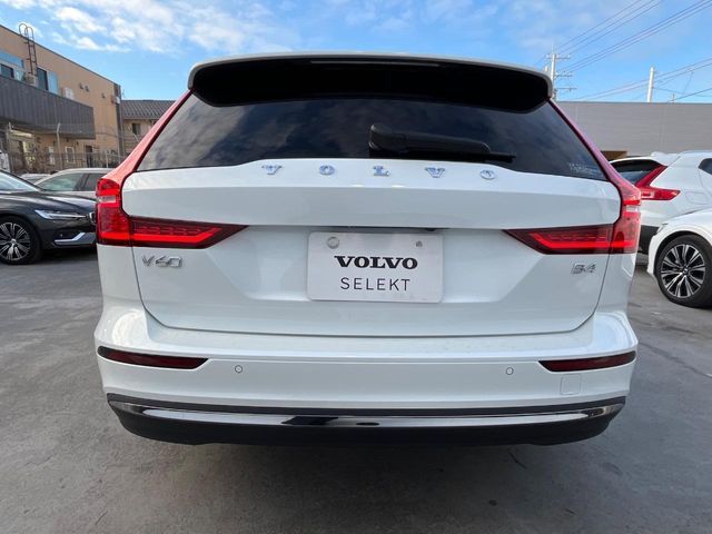 VOLVO V60 2022 Image 31