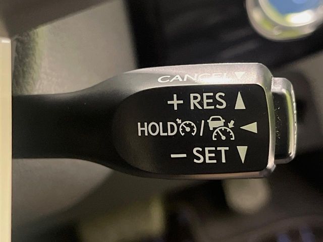 TOYOTA PRIUS 2017 Image 31