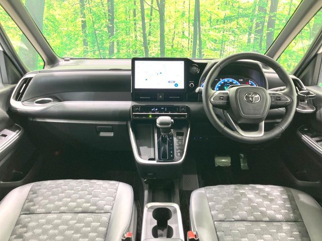 TOYOTA VOXY HYBRID 2023 Image 31