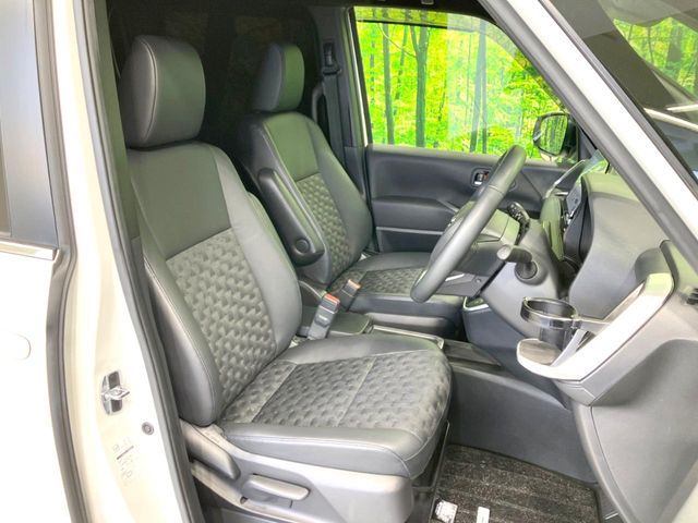 TOYOTA VOXY HYBRID 2023 Image 31