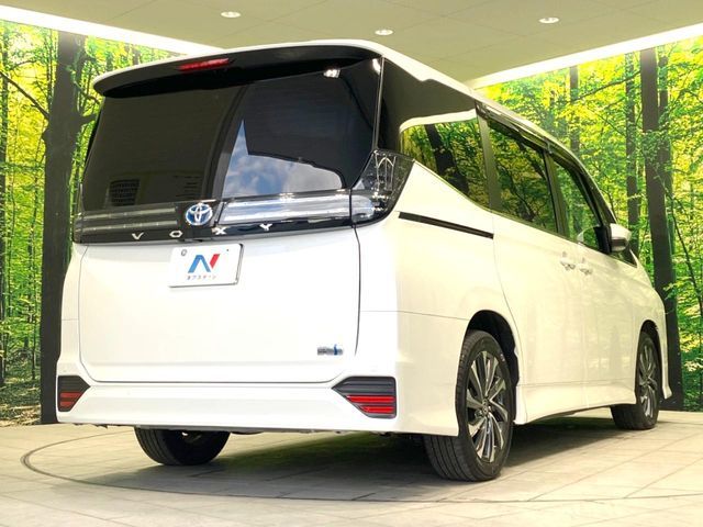 TOYOTA VOXY HYBRID 2023 Image 31