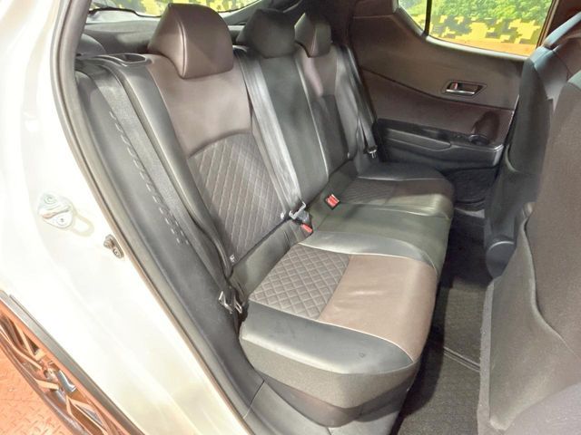 TOYOTA C-HR 2017 Image 31