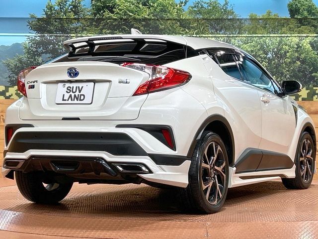 TOYOTA C-HR 2017 Image 31