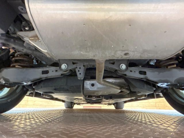 TOYOTA C-HR 2017 Image 31