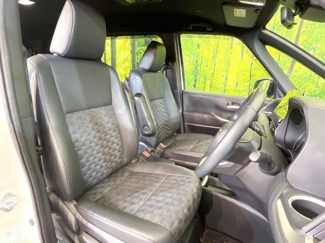 TOYOTA VOXY HYBRID 2022 Image 31