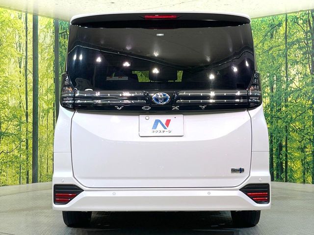 TOYOTA VOXY HYBRID 2022 Image 31